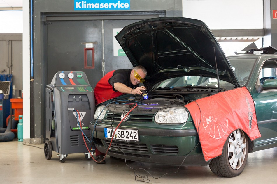 Klimaservice in Freiburg - Wartung von Klimaanlagen im Auto
